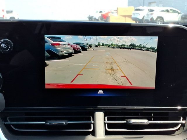 Used 2025 Chevrolet Trax LT w/ Driver Confidence Package FWD image 13