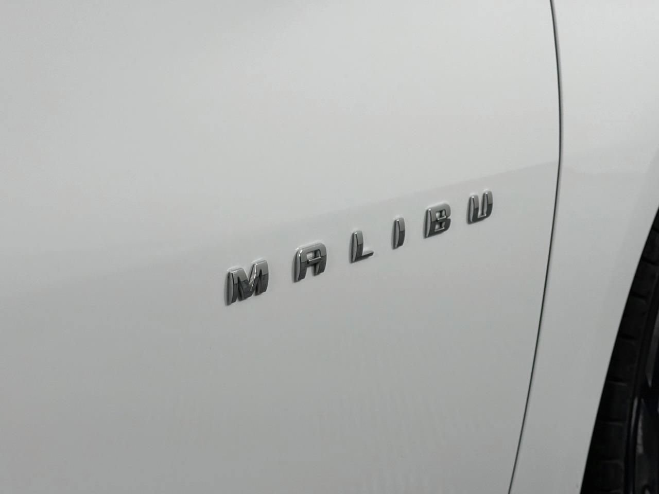 Used 2023 Chevrolet Malibu LT FWD image 31