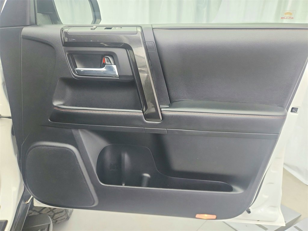 Used 2014 Toyota 4Runner Limited image 23