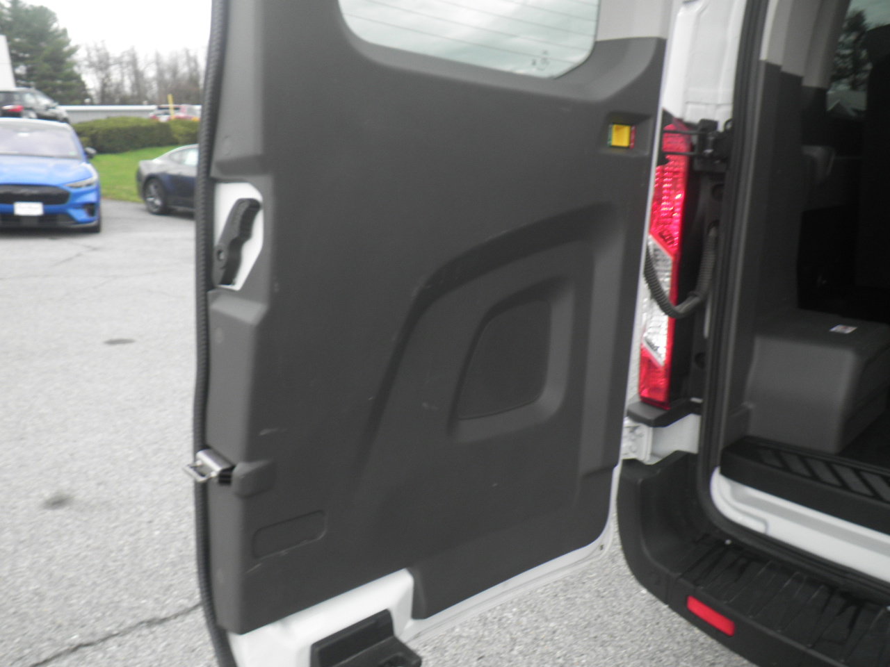 Used 2023 Ford Transit 350 XLT image 22