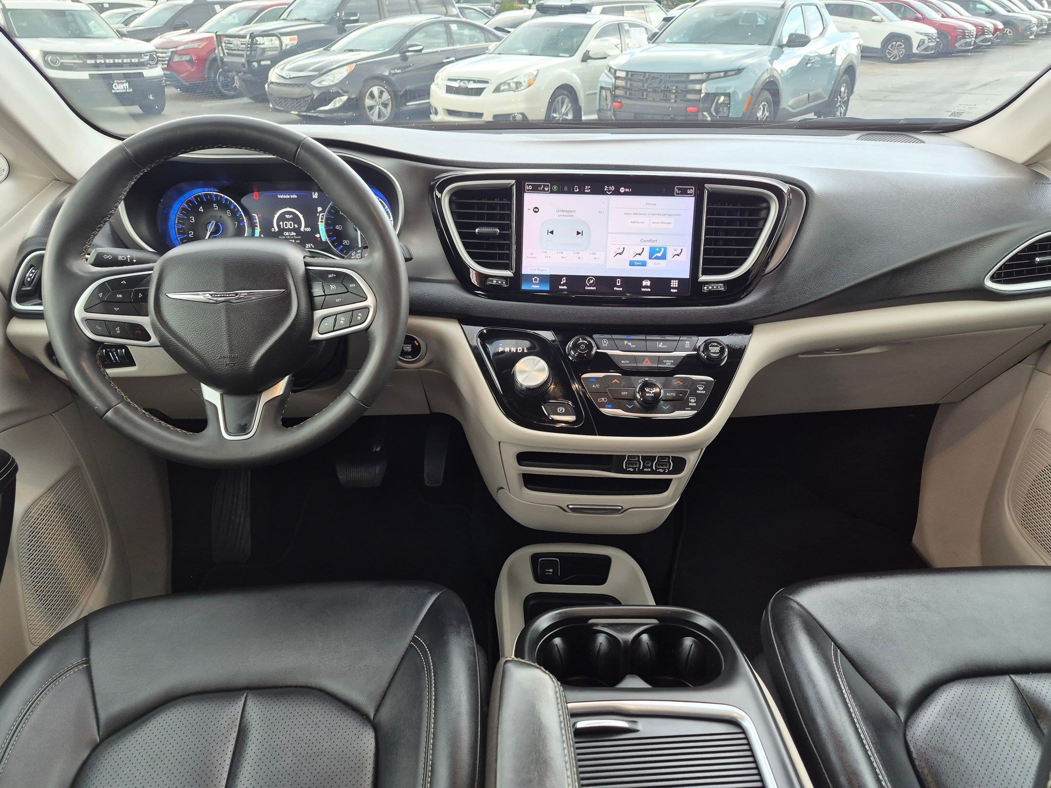 Used 2024 Chrysler Pacifica Touring-L FWD image 25