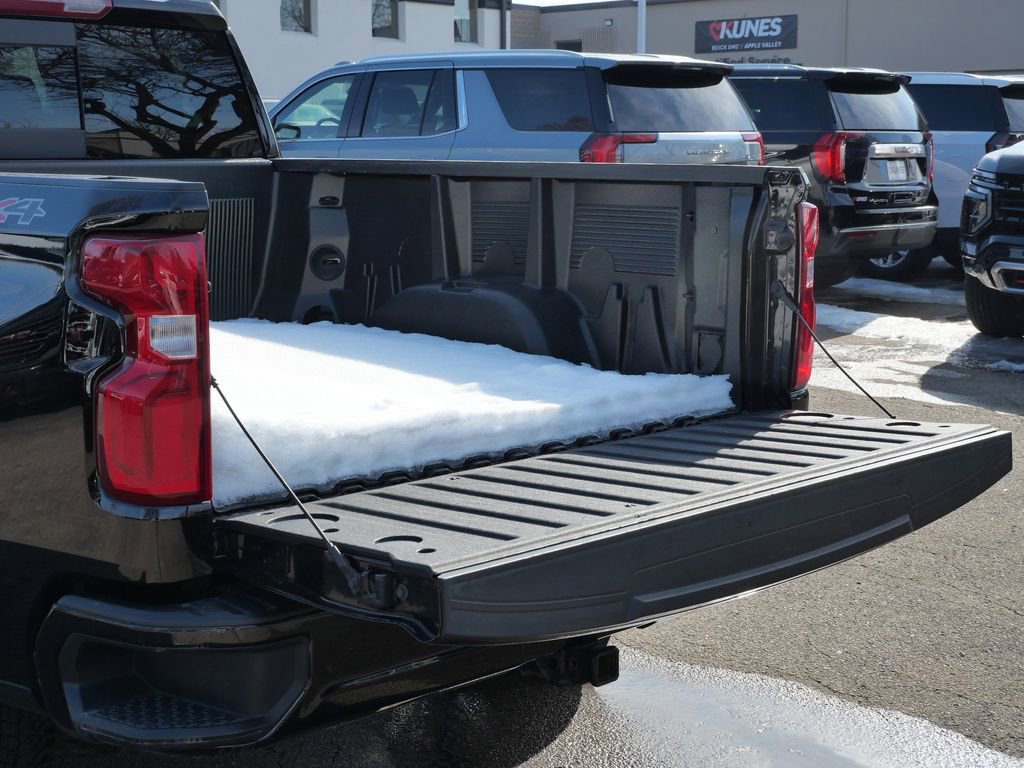 Used 2025 Chevrolet Silverado 1500 RST w/ Convenience Package II AWD/4WD image 24