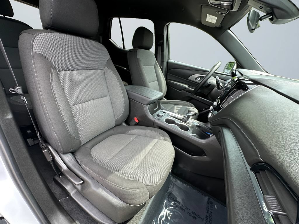 Used 2023 Chevrolet Traverse LT FWD image 15