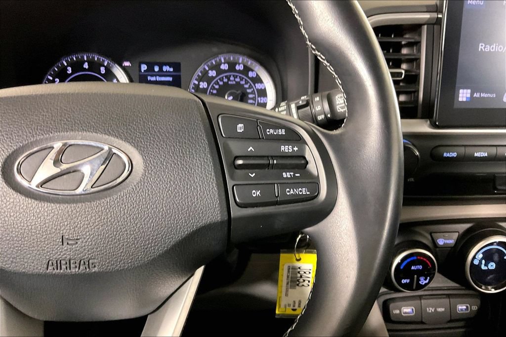 Used 2022 Hyundai Venue SEL FWD image 19