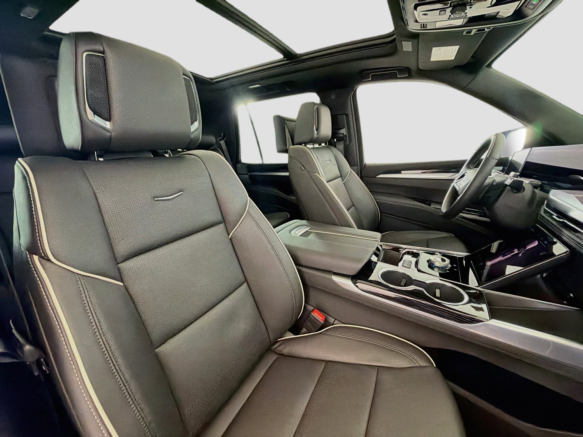 Used 2026 Cadillac Escalade Sport w/ Touring Package AWD/4WD image 18