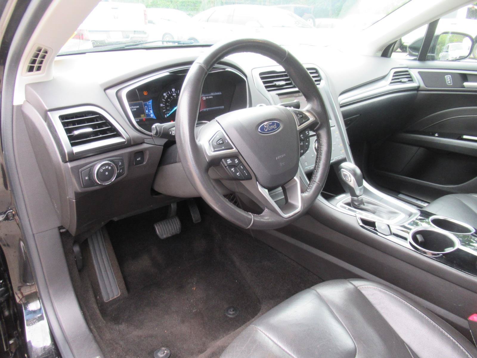 Used 2013 Ford Fusion Titanium w/ Titanium Driver Assist Pkg FWD image 19