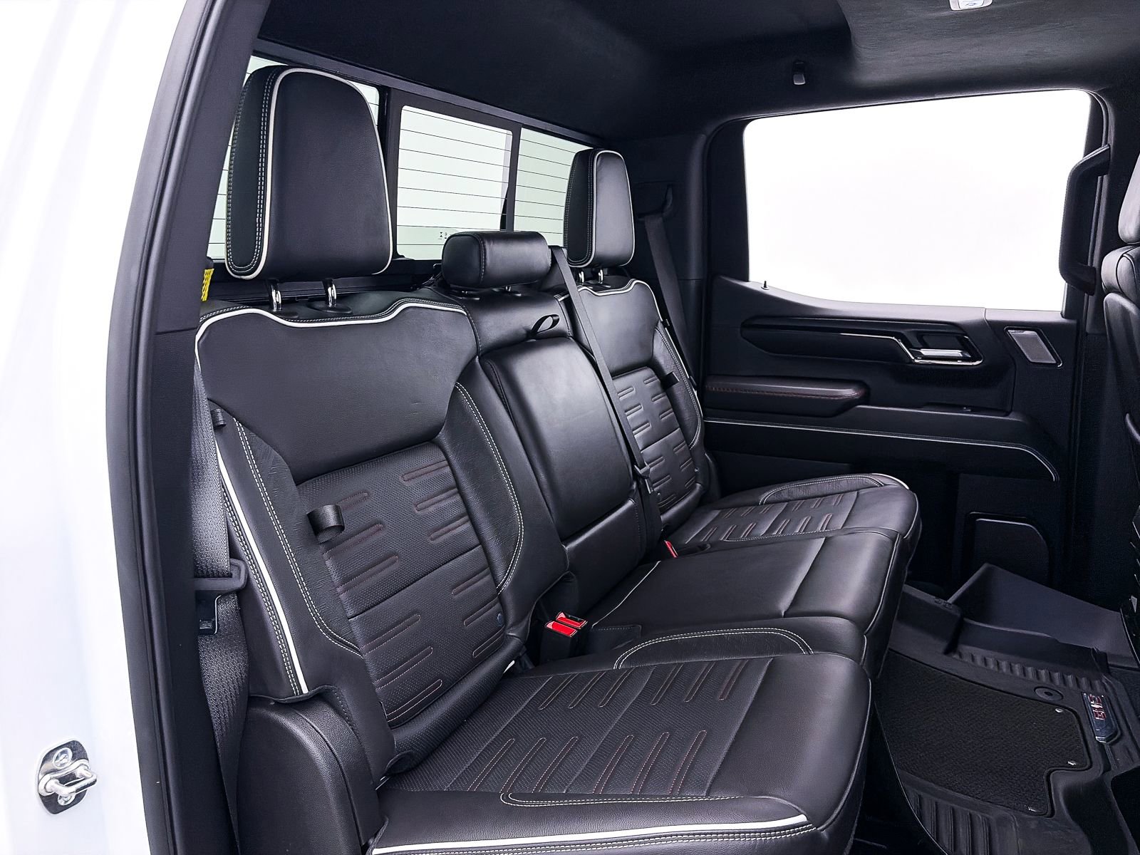 Used 2025 GMC Sierra 1500 AT4X image 41