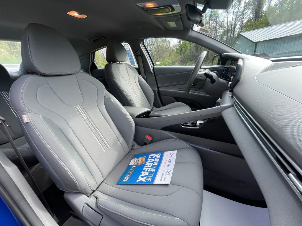 Used 2022 Hyundai Elantra SEL w/ Convenience Package FWD image 11