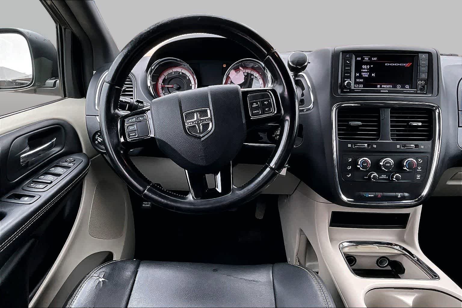 Used 2020 Dodge Grand Caravan SXT FWD image 7