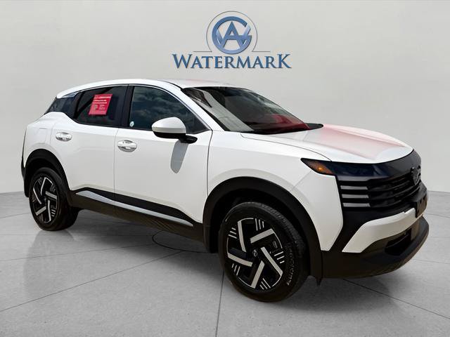 Certified 2025 Nissan Kicks SV w/ Charging Package FWD image 6