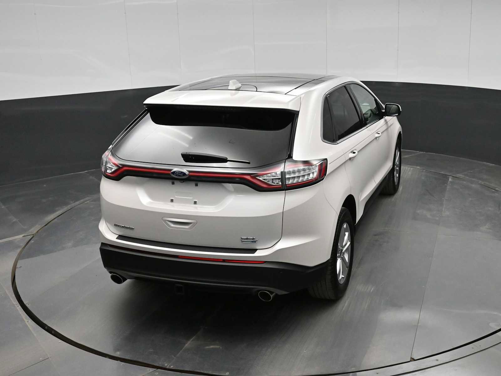 Used 2018 Ford Edge SEL w/ Equipment Group 201A image 27