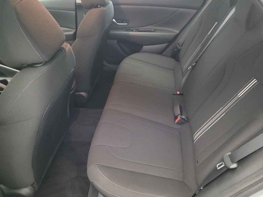 Used 2022 Hyundai Elantra SEL w/ Cargo Package image 18