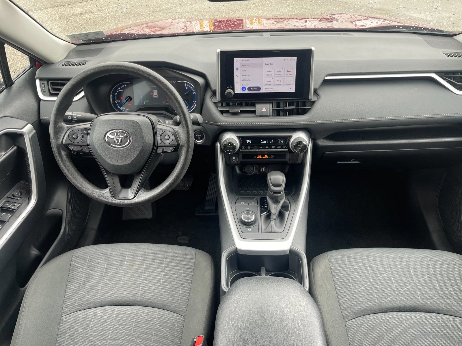 Used 2025 Toyota RAV4 XLE AWD/4WD image 15