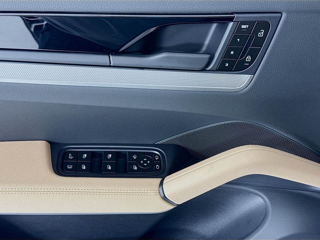 New 2026 Porsche Cayenne E-Hybrid AWD/4WD image 11