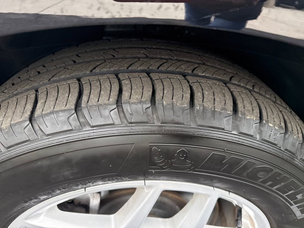 Used 2024 Ford Edge SEL w/ Class II Trailer Tow Package image 19