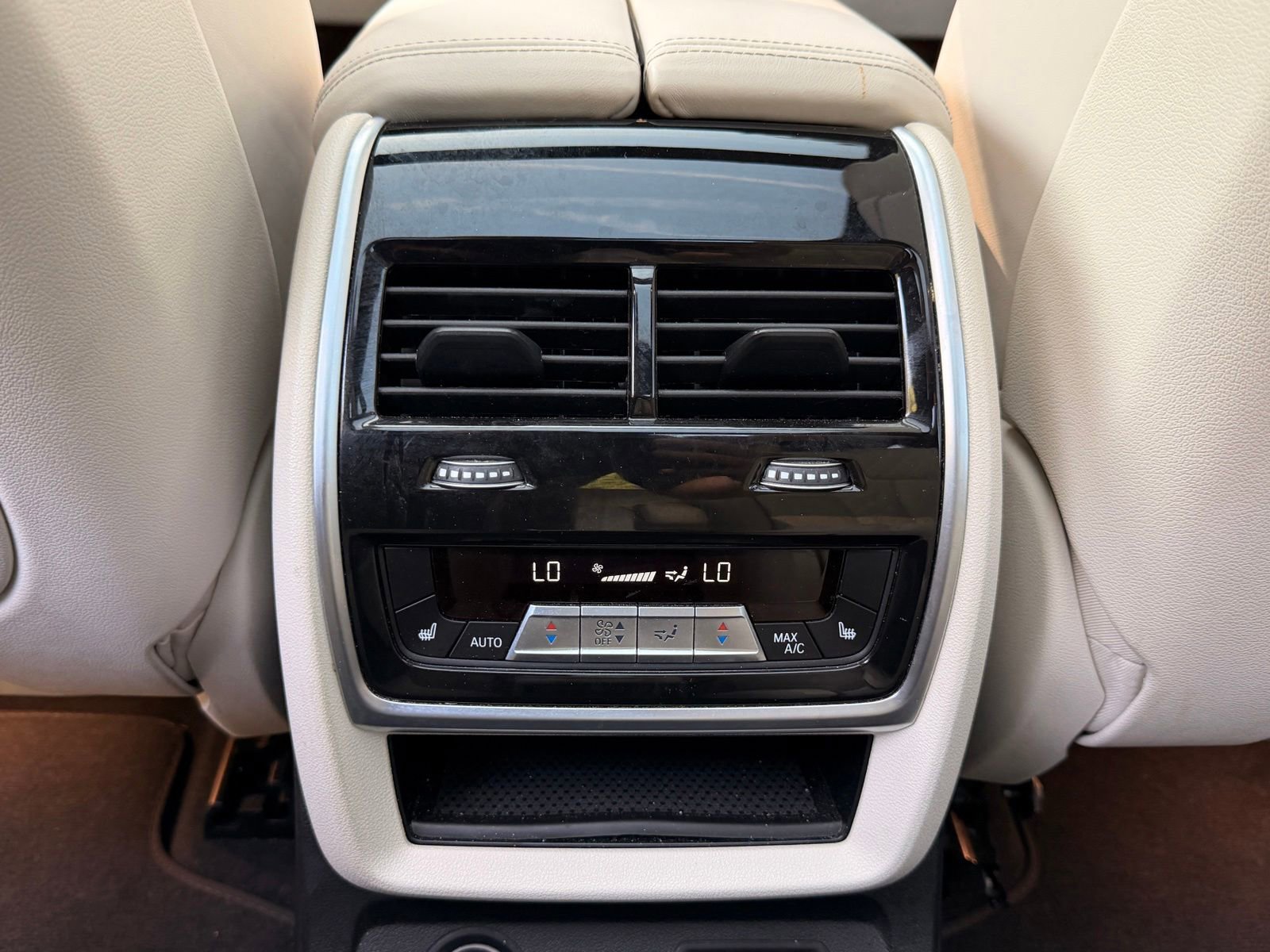Used 2024 BMW X7 xDrive40i w/ Executive Package AWD/4WD image 17
