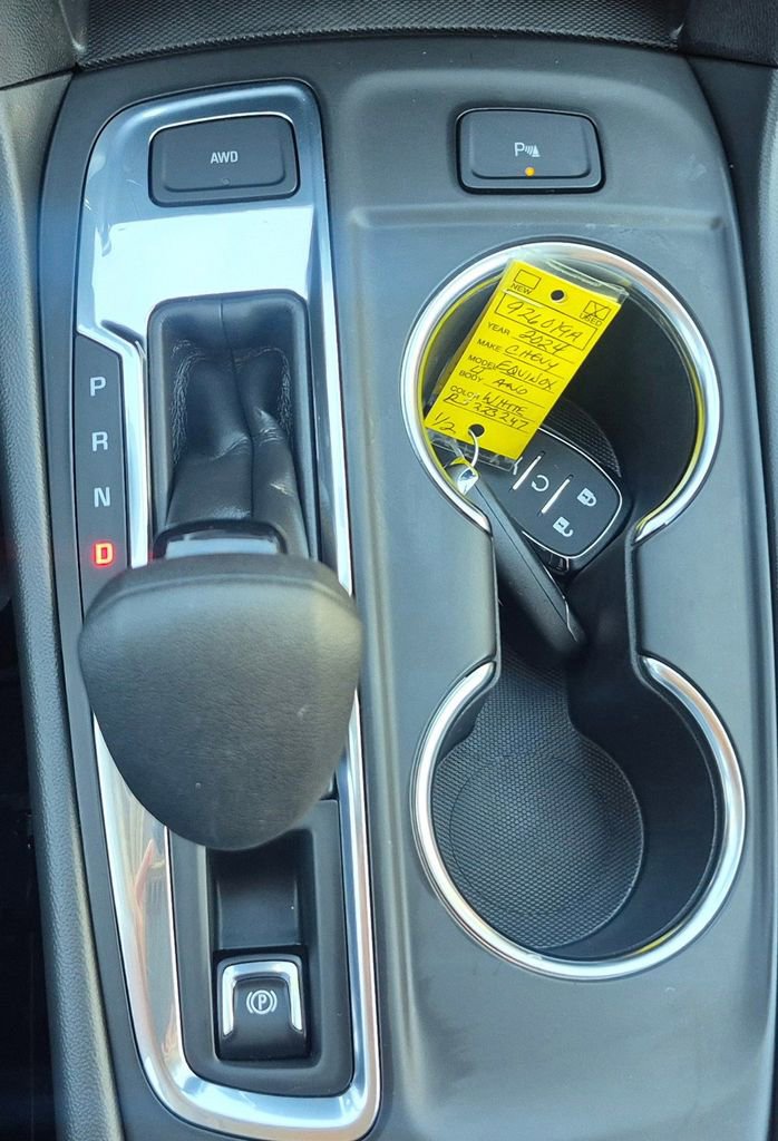 Used 2024 Chevrolet Equinox LT AWD/4WD image 10