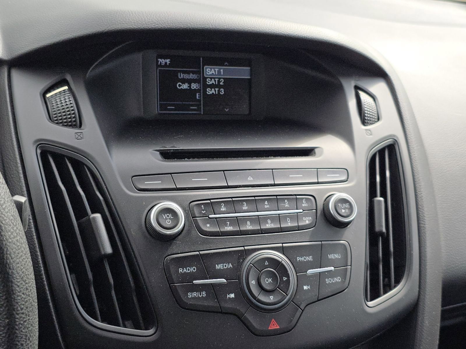 Used 2016 Ford Focus SE FWD image 5