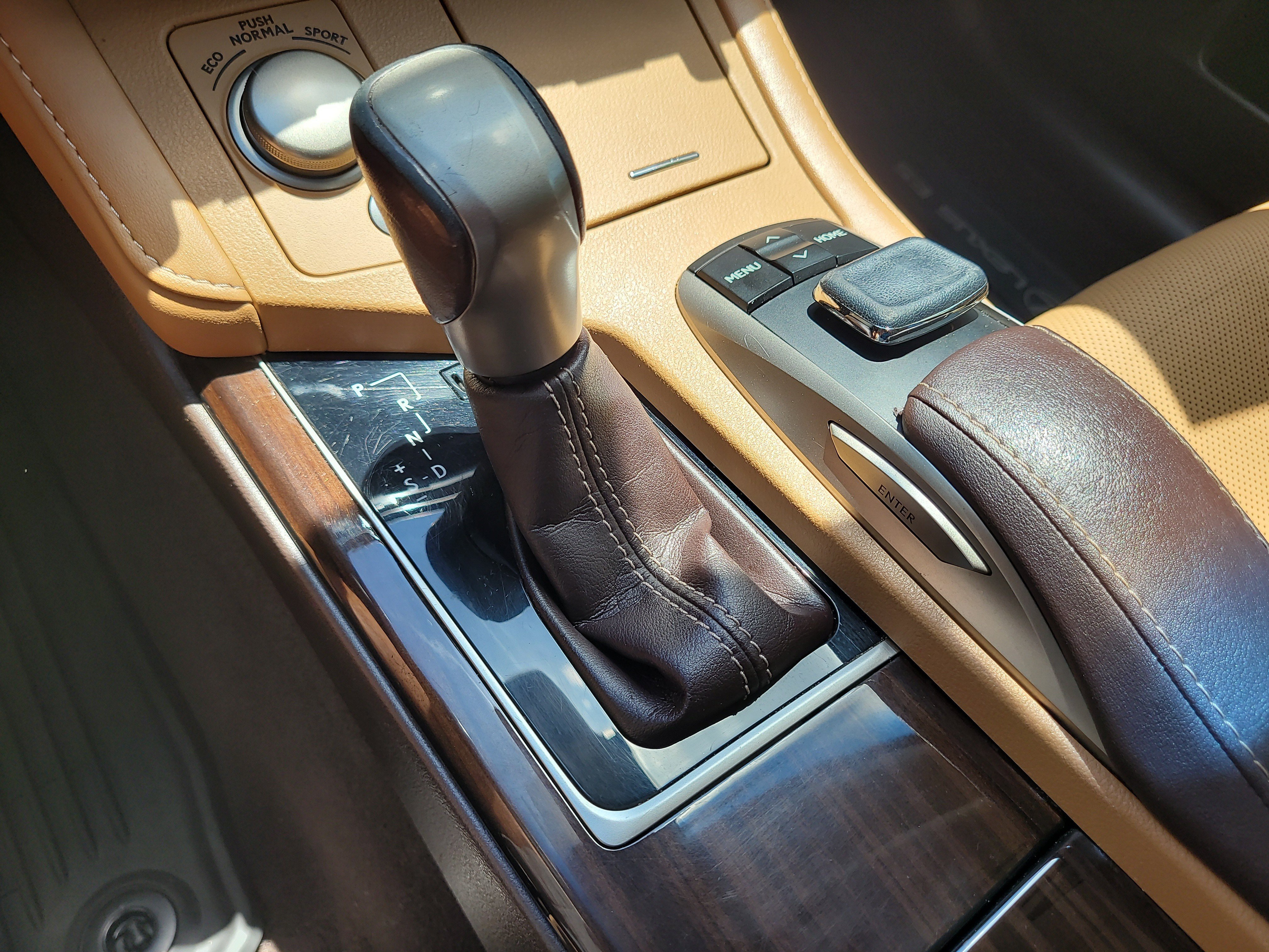 Used 2016 Lexus ES 350 w/ Luxury Package w/Wood Trim FWD image 29