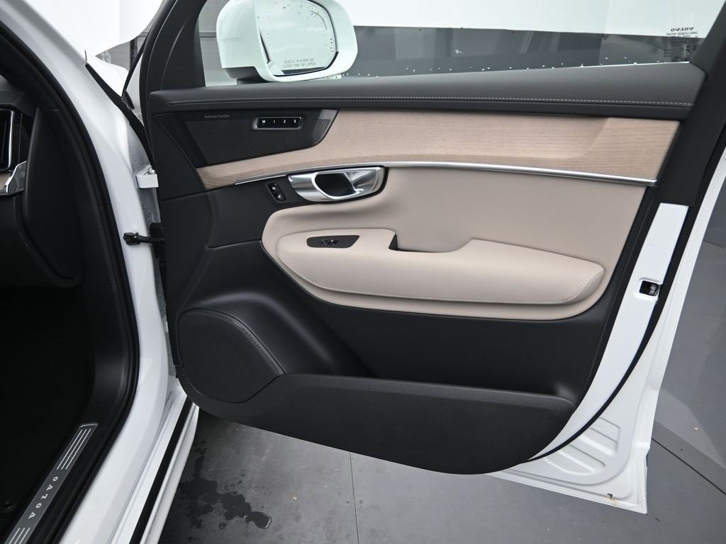 New 2026 Volvo XC90 B6 Ultra image 38