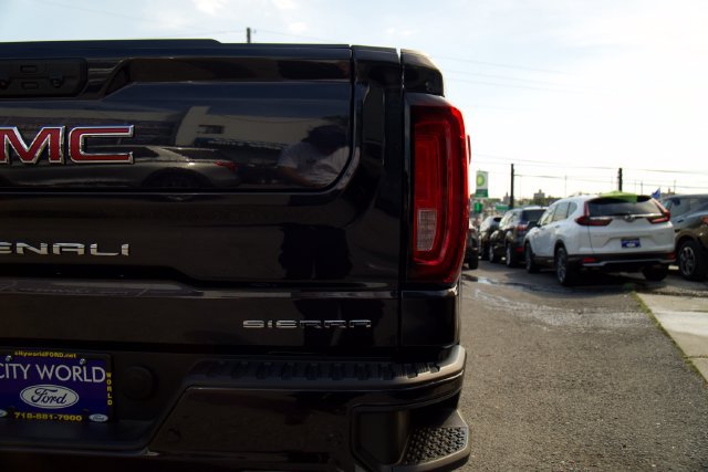 Used 2024 GMC Sierra 1500 Denali w/ Technology Package AWD/4WD image 10