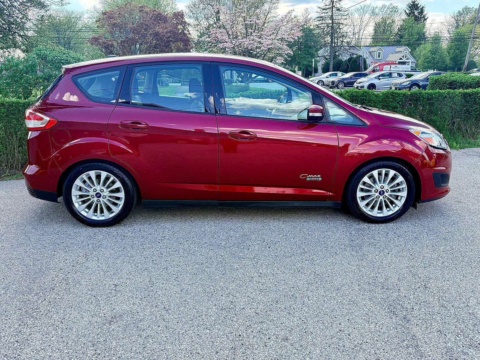 Used 2017 Ford C-MAX Energi SE w/ Equipment Group 401A image 3