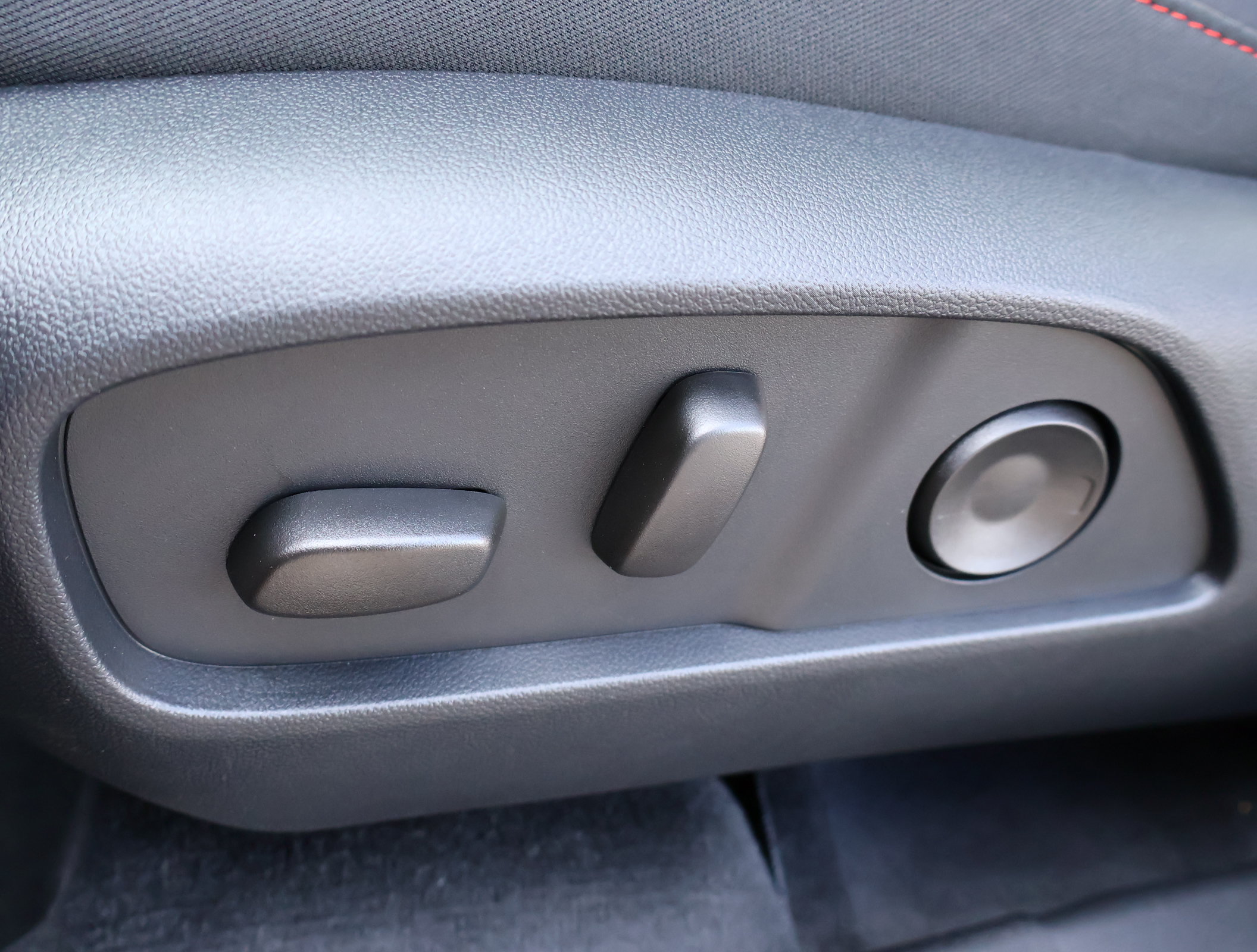 New 2027 Chevrolet Equinox RS w/ Safety and Technology Package FWD image 10