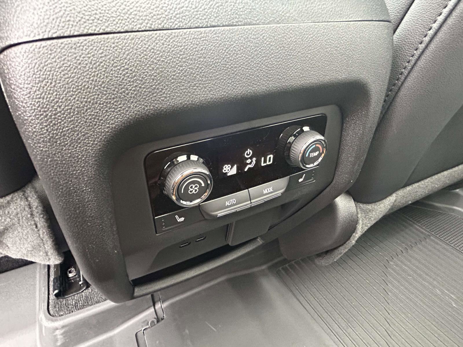 New 2026 Chevrolet Traverse High Country w/ LPO, Floor Liner Package AWD/4WD image 14