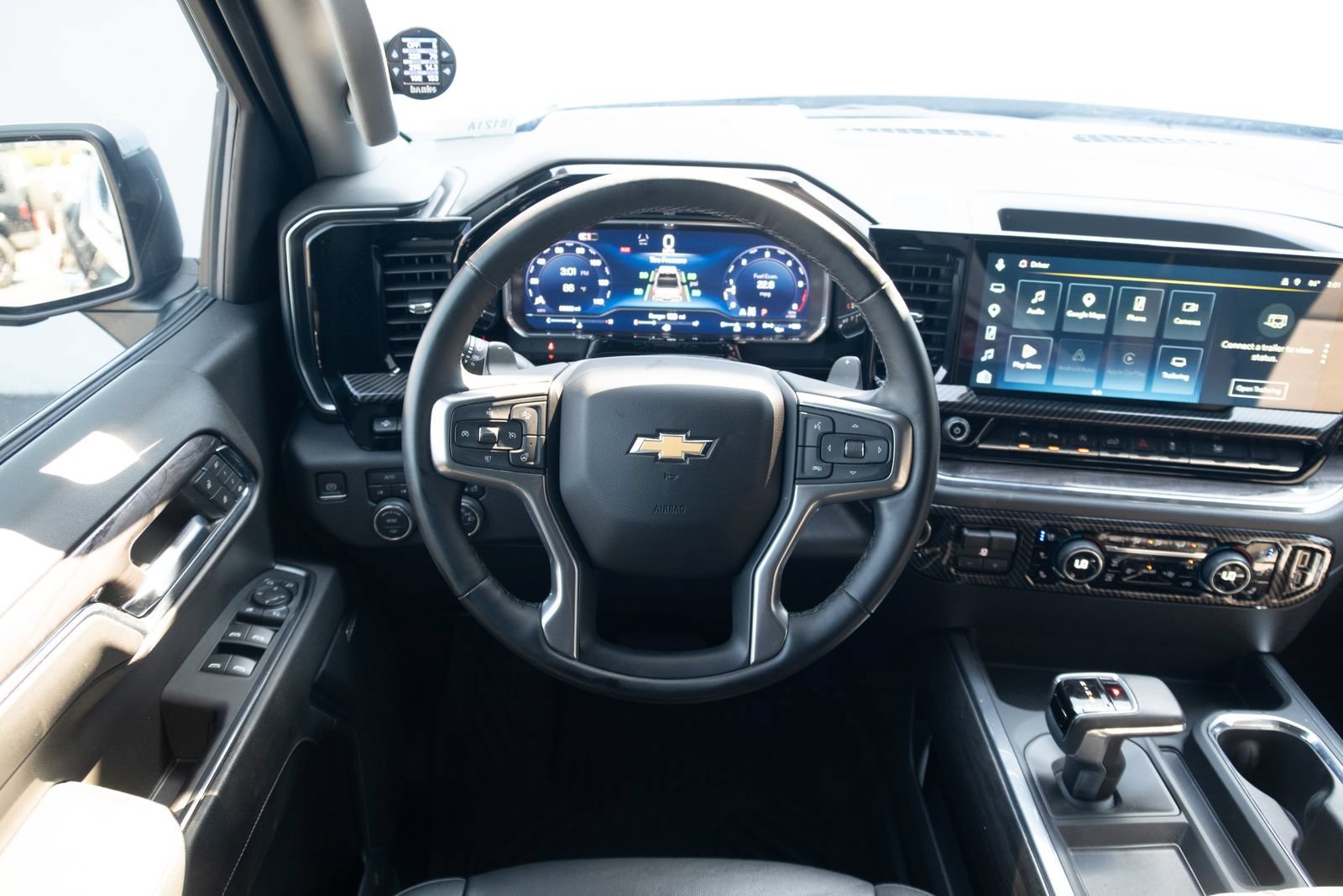 Used 2024 Chevrolet Silverado 1500 LTZ w/ LTZ Premium Package AWD/4WD image 2