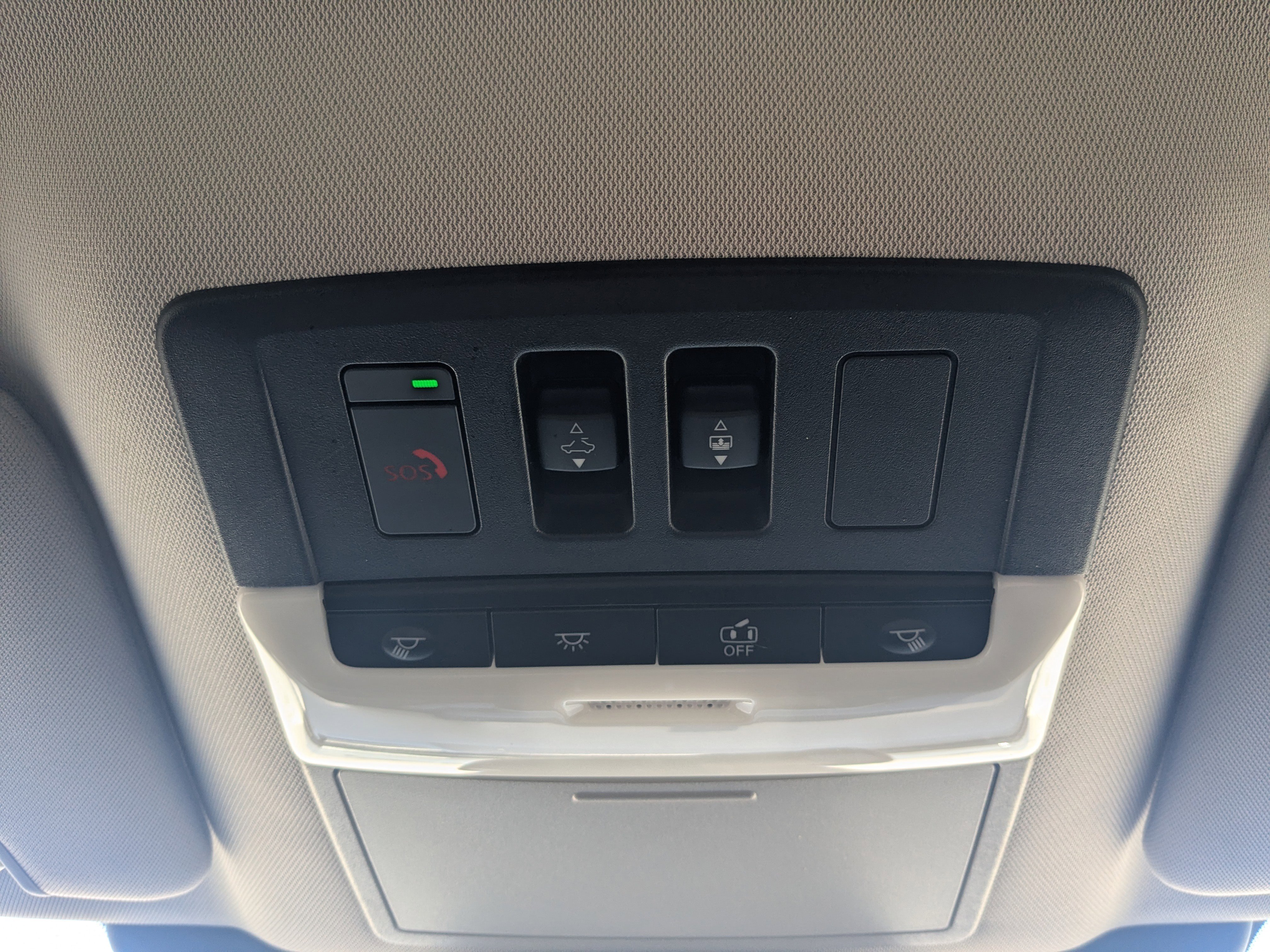 Used 2024 Nissan Pathfinder Platinum FWD image 32