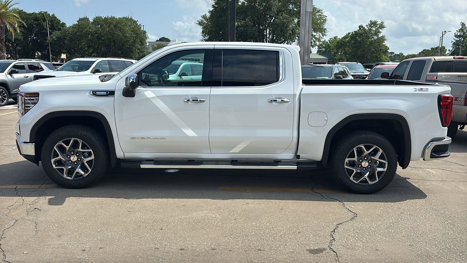 New 2026 GMC Sierra 1500 SLT w/ SLT Premium Plus Package AWD/4WD image 4