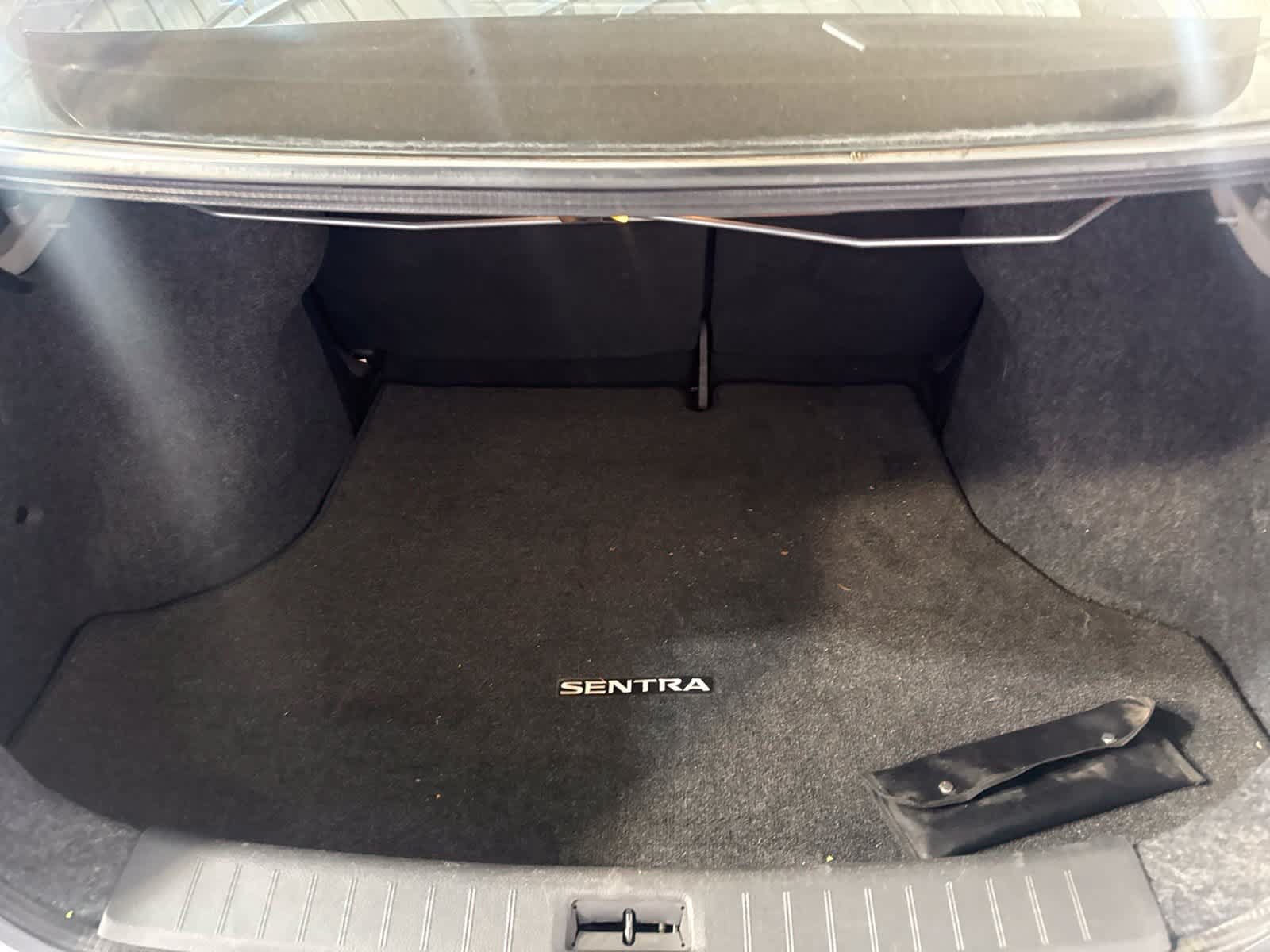 Used 2013 Nissan Sentra SR w/ Driver Pkg FWD image 10