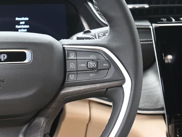 New 2025 Jeep Grand Cherokee L Limited w/ Luxury Tech Group II AWD/4WD image 31