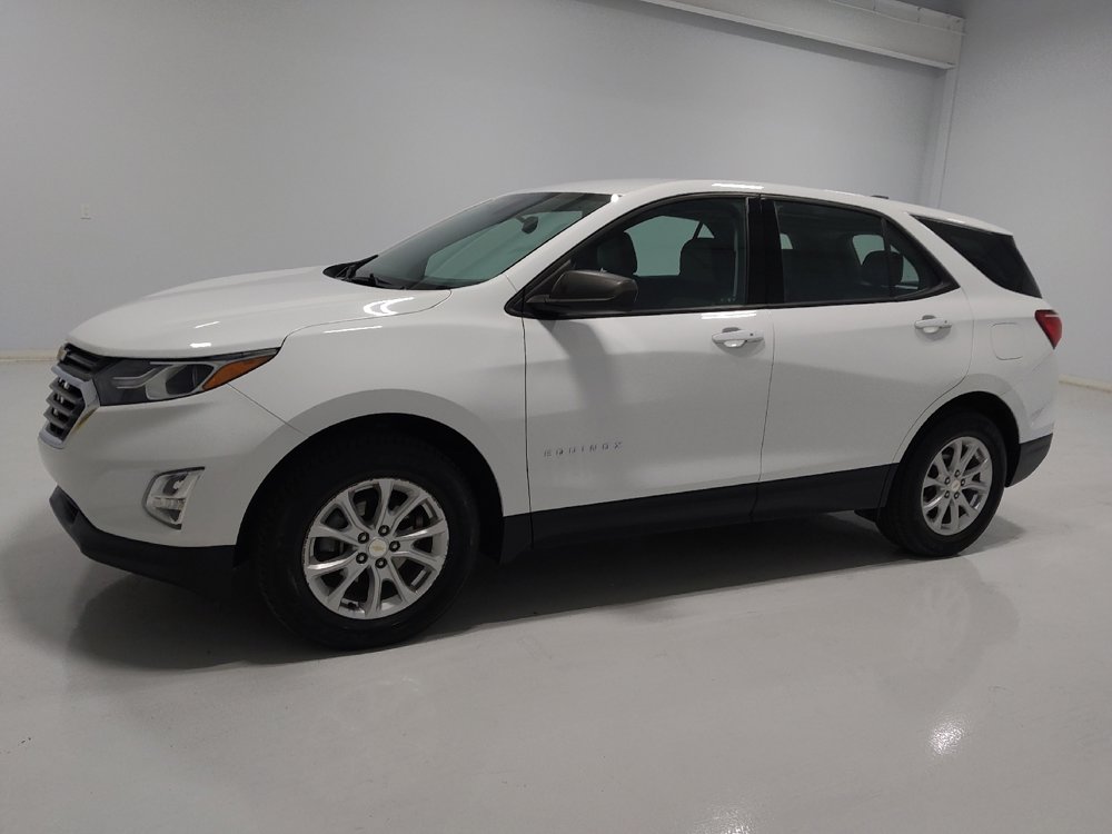 Used 2019 Chevrolet Equinox LS image 2