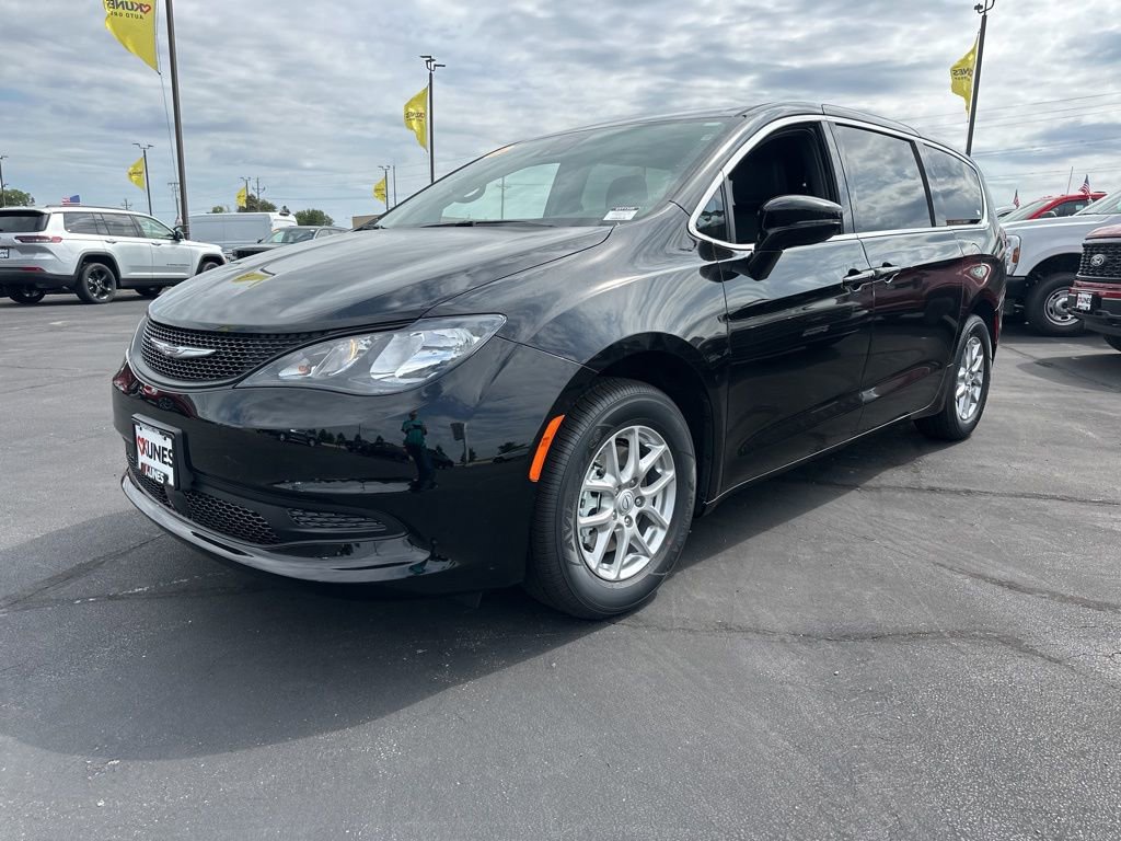 New 2026 Chrysler Voyager LX image 15