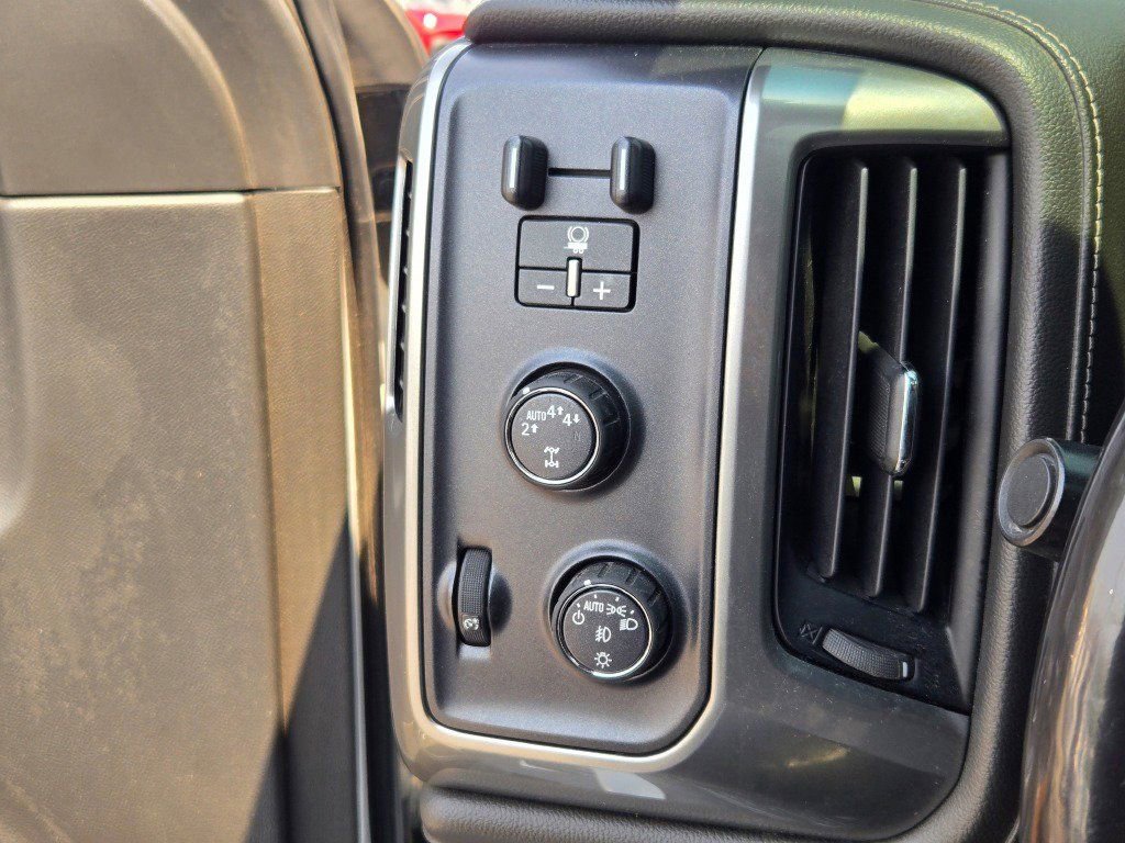 Used 2017 Chevrolet Silverado 1500 LTZ w/ High Desert Package image 31