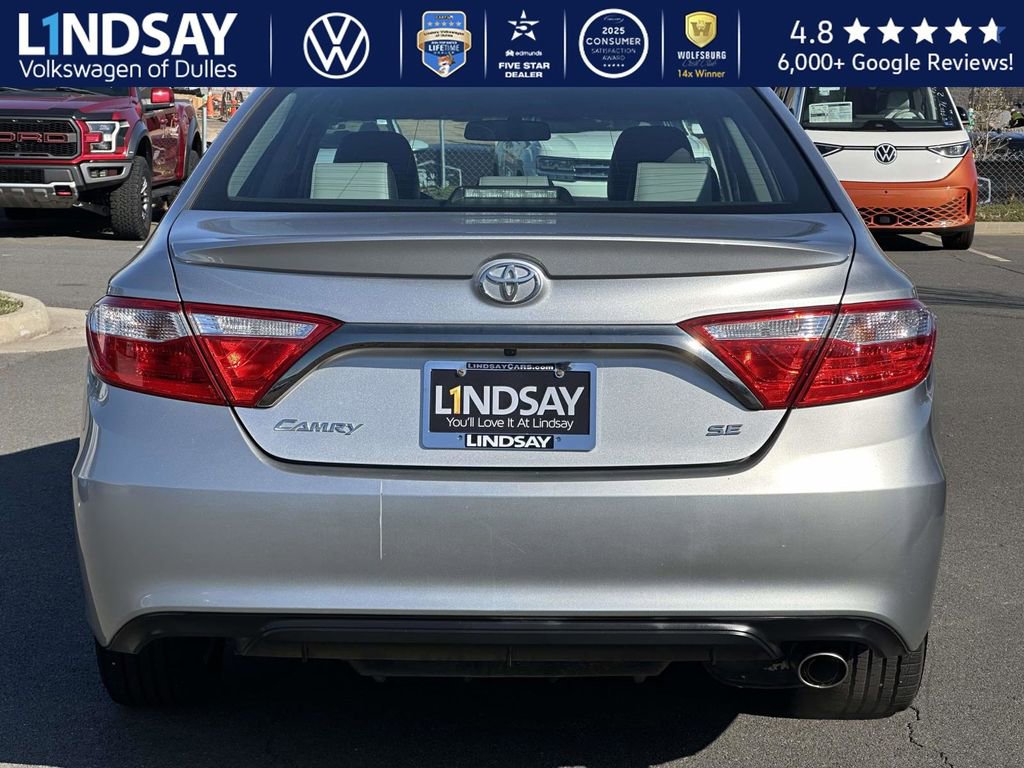 Used 2017 Toyota Camry SE image 5
