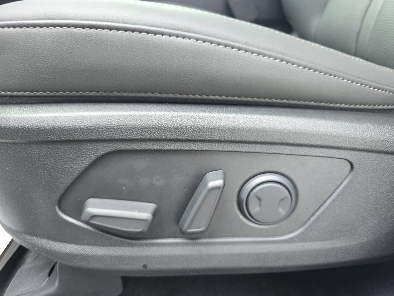 New 2026 Kia Sorento S w/ S Panoramic Sunroof Package FWD image 28