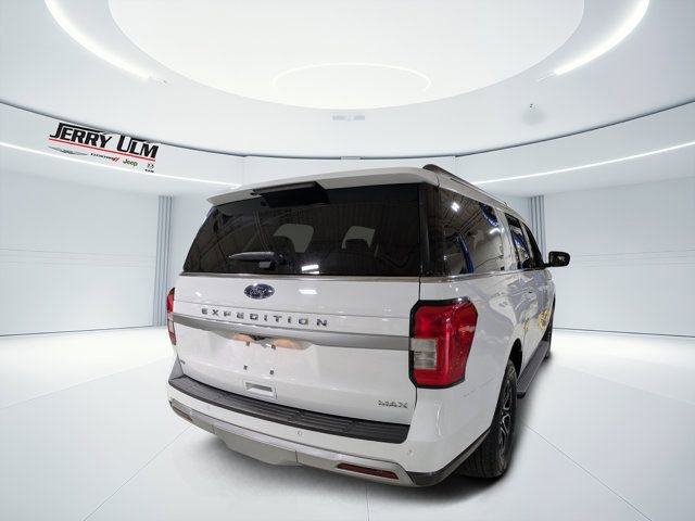 Used 2024 Ford Expedition Max XLT image 3