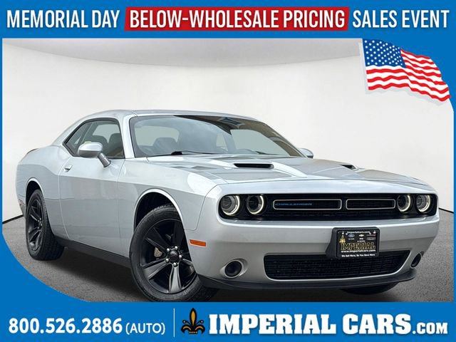 Used 2023 Dodge Challenger SXT RWD image 1