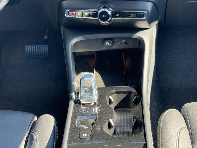 New 2026 Volvo XC40 B5 Ultra w/ Climate Package AWD/4WD image 9