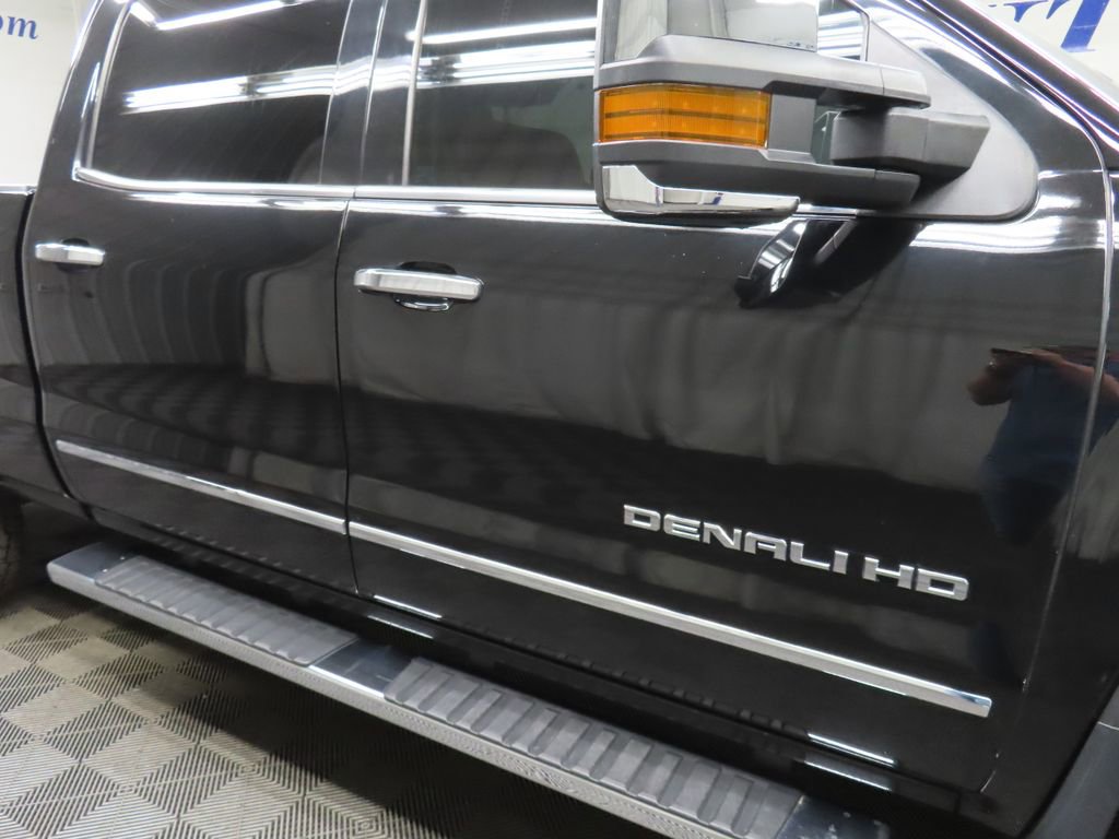 Used 2015 GMC Sierra 2500 Denali w/ Duramax Plus Package AWD/4WD image 30