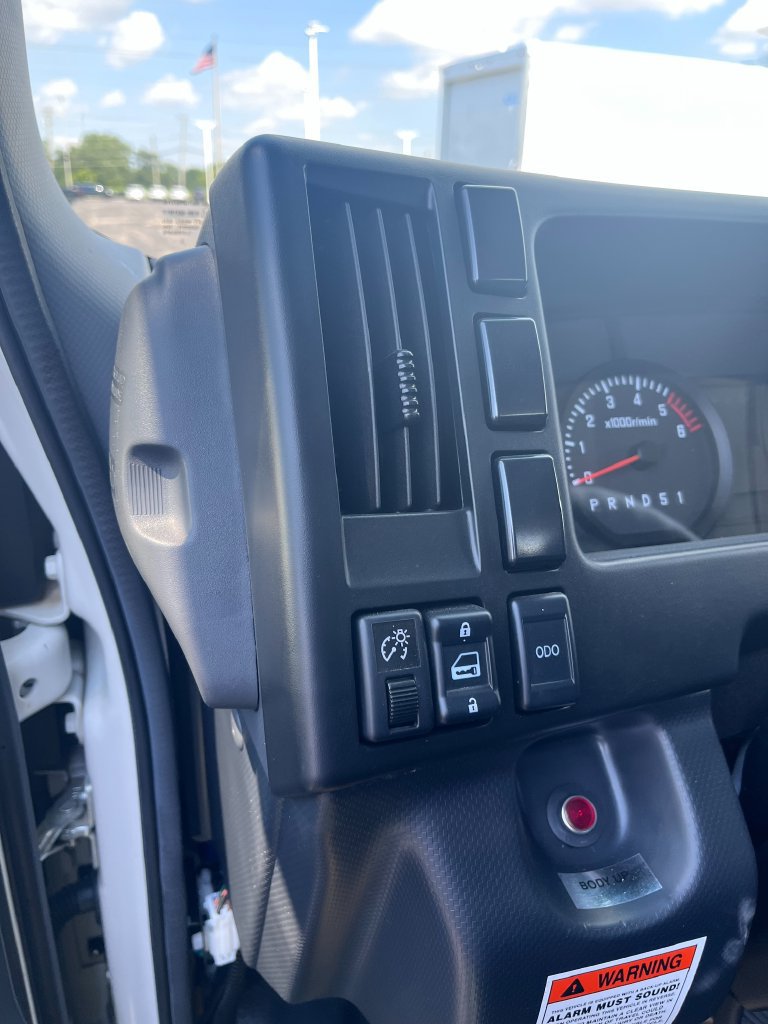 Used 2025 Chevrolet Low Cab Forward RWD image 31