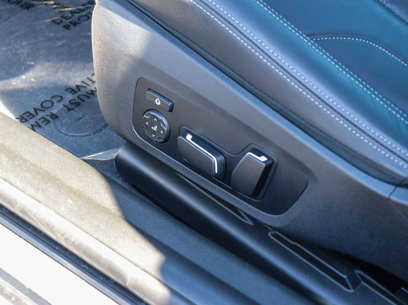Used 2024 BMW M2 w/ Lighting Package RWD image 23