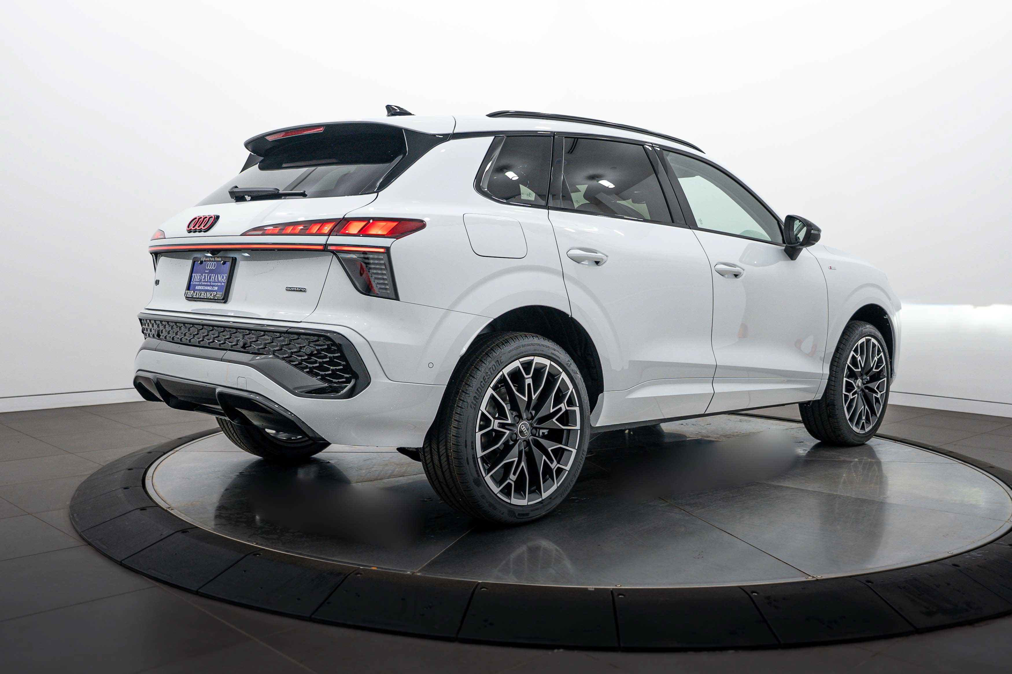New 2026 Audi Q3 quattro 2.0T AWD/4WD image 4