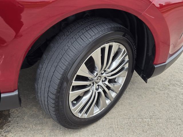 Used 2024 Toyota Venza Limited AWD/4WD image 6