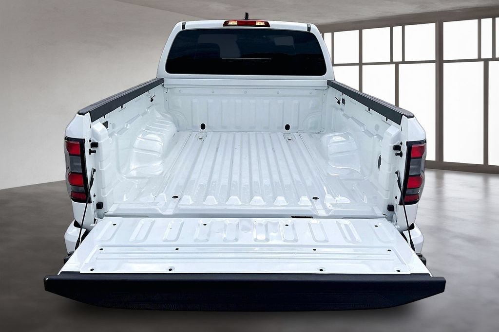 Used 2024 Nissan Frontier SV RWD image 7