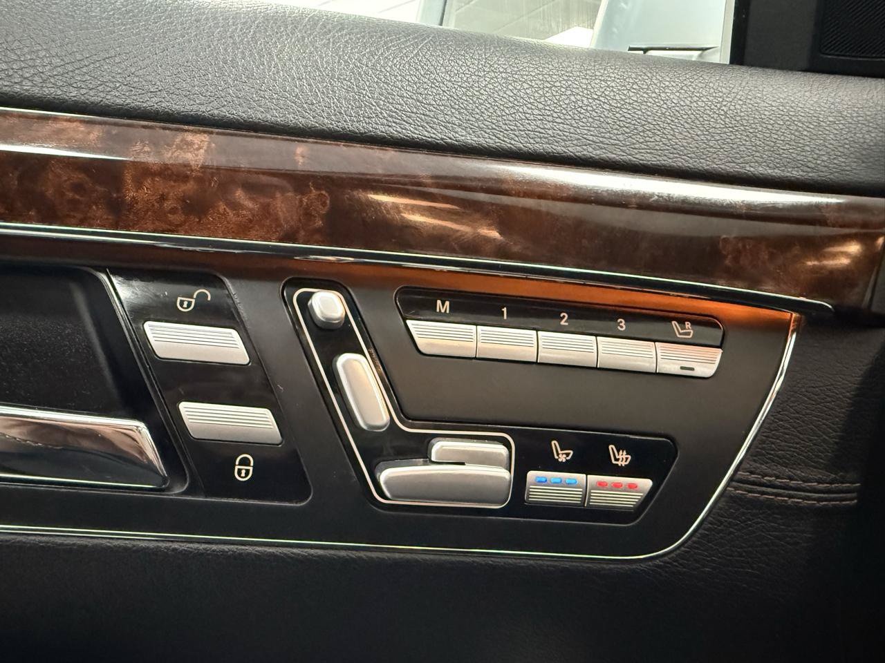 Used 2013 Mercedes-Benz S 63 AMG w/ Rear Seat Pkg image 28