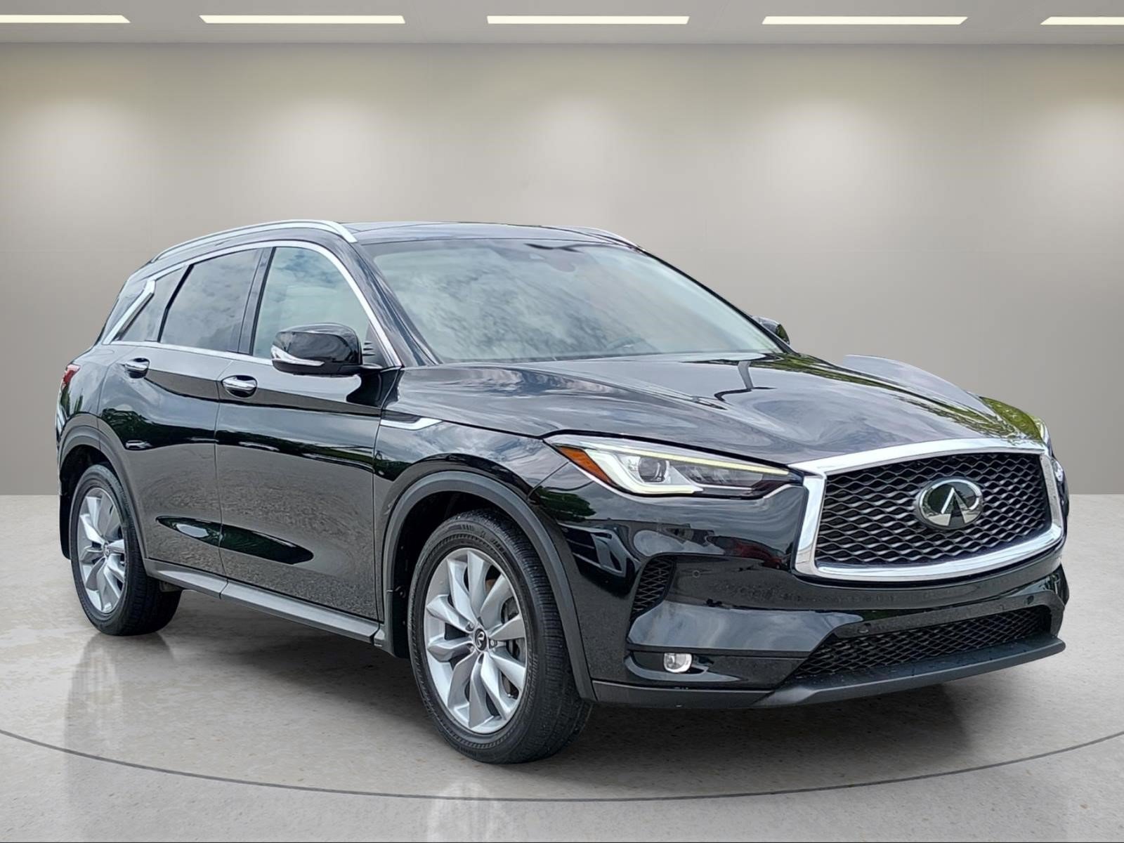 Used 2022 INFINITI QX50 Essential AWD/4WD image 3