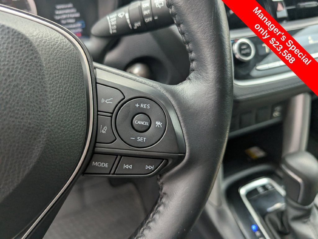 Used 2022 Toyota Corolla Cross LE AWD/4WD image 13